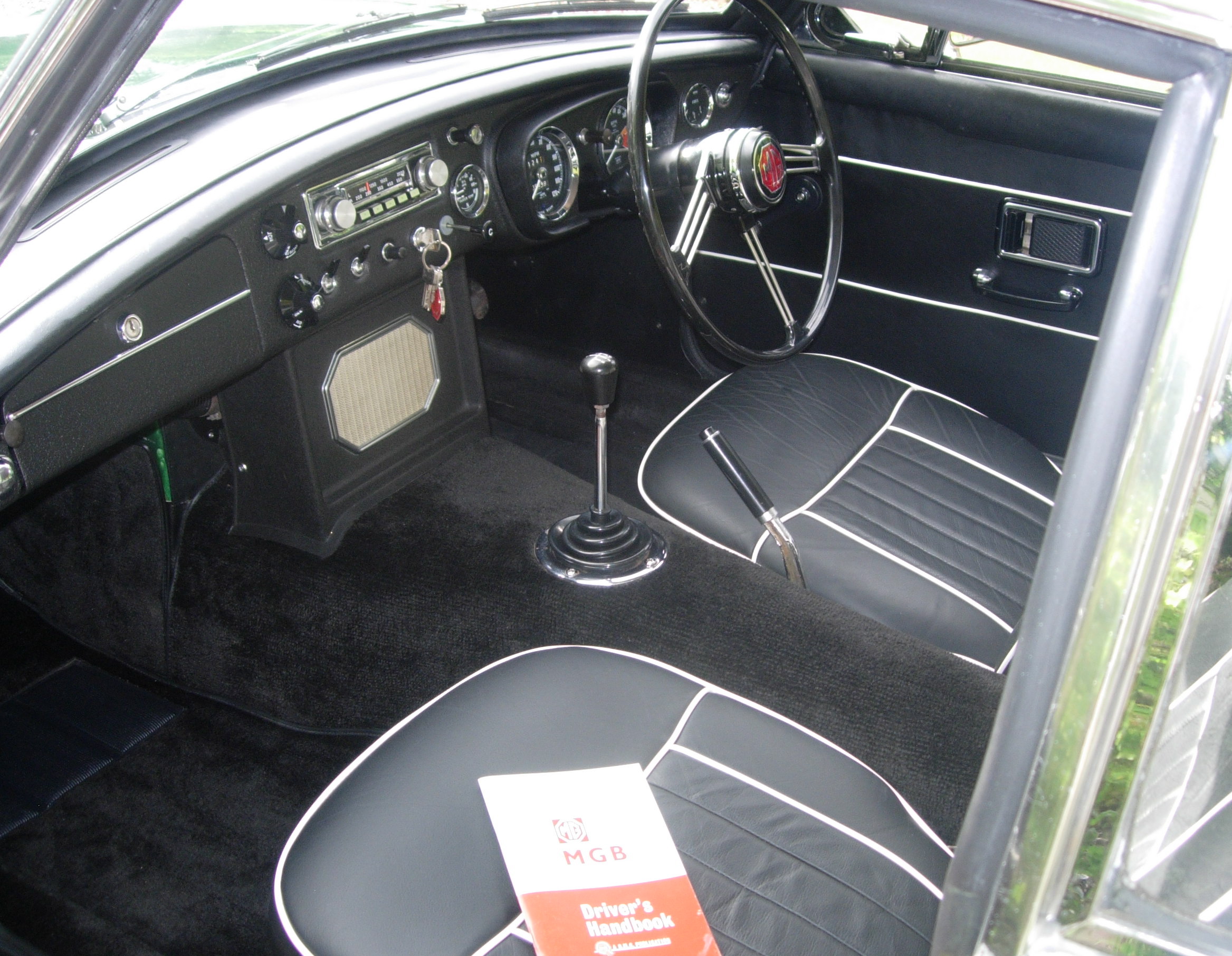 MGB-INTERIOR2.jpg